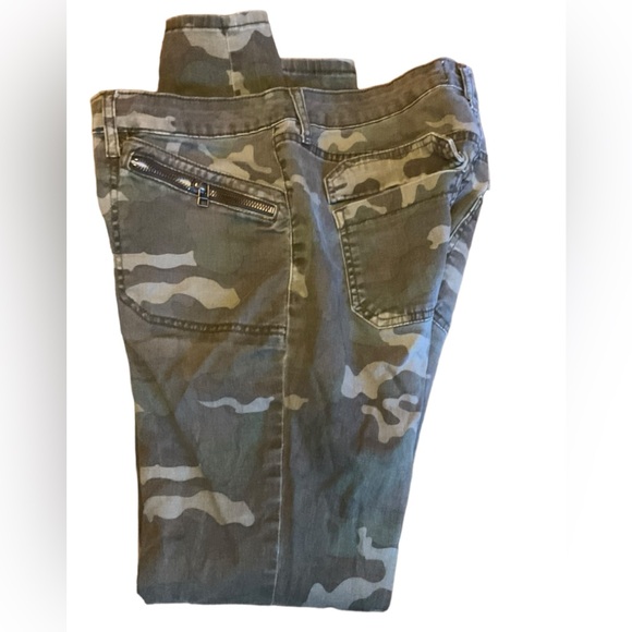 ** WillamRast Green Camouflage Skinny Jeans - Picture 6 of 9